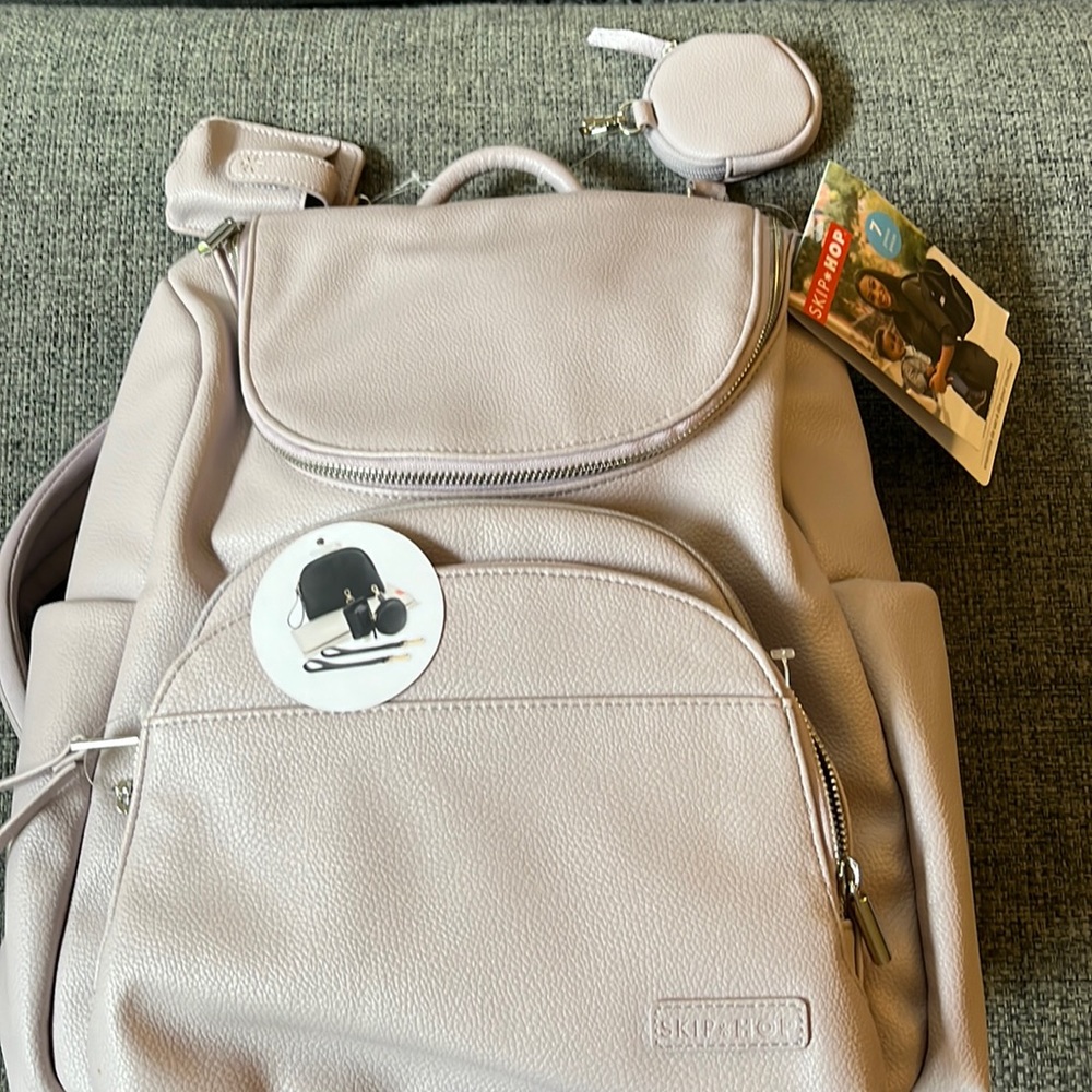 Evermore 6-In-1 Diaper Backpack Set- NWT (Dusty Lavender)